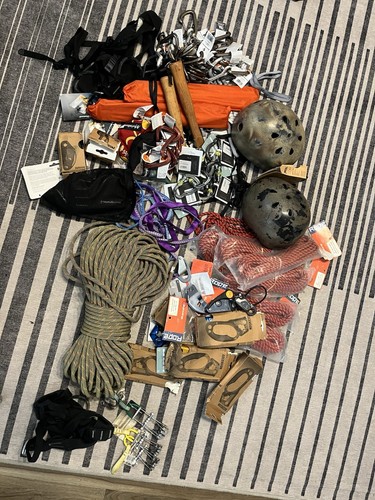 Climbing gear harnesses - gear:,